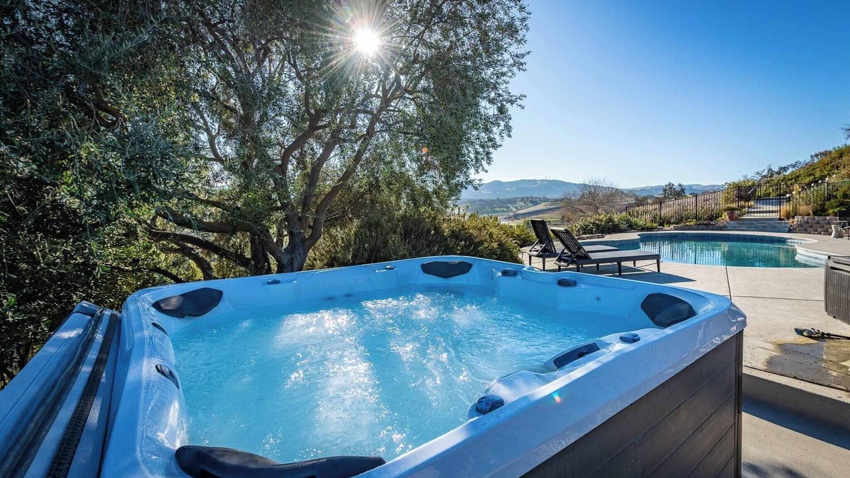 Paso Robles House | Modern Farmhouse & Guest House w/Pool & Vineyard Views!