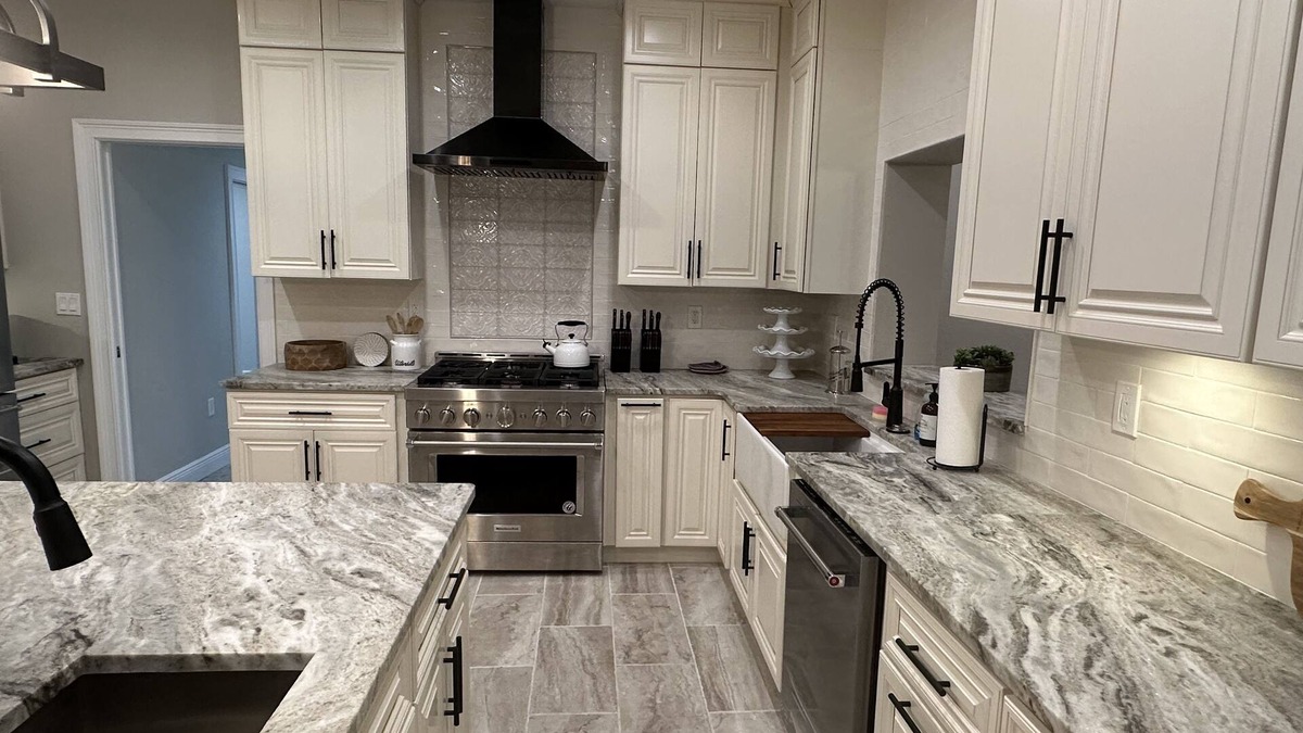 Lake Magdalene House | Modern Farmhouse on 2 acres w/Barn! Convenient to everything Tampa has to offer!