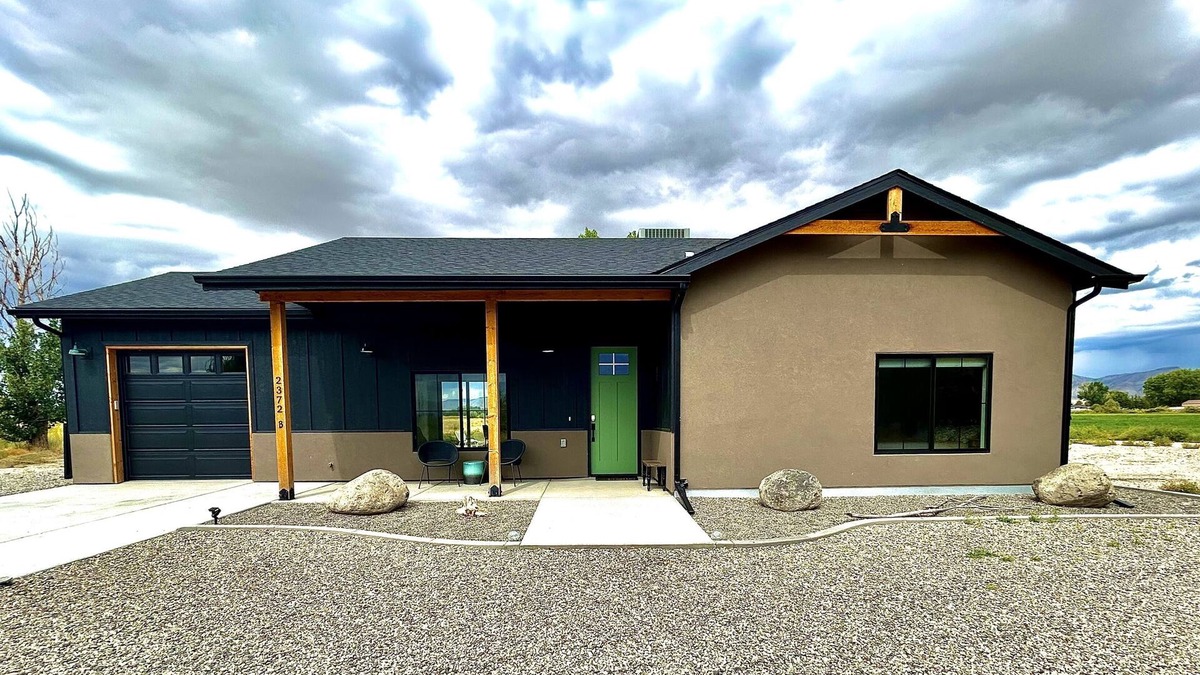 Grand Junction House | Modern Farmhouse w/Privacy, Views and Hot Tub!