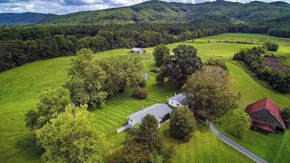 Elgin House | Modern Farmhouse Near Windrock
