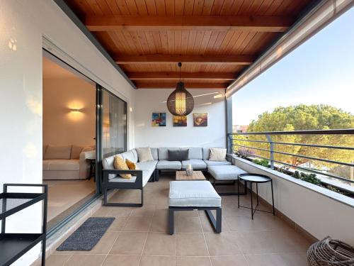 Telheiro Apartment | Modern flat in gated complex with pool #1927