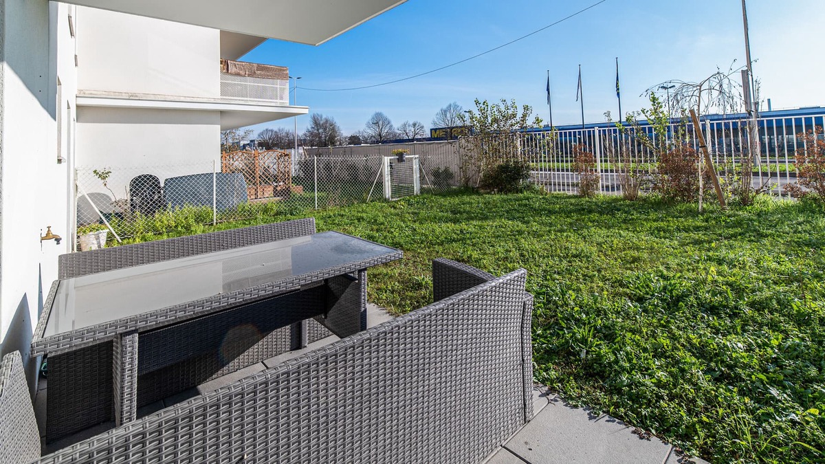 Vaulx En Velin Village Apartment | Modern flat with garden at Lyon doors - Welkeys