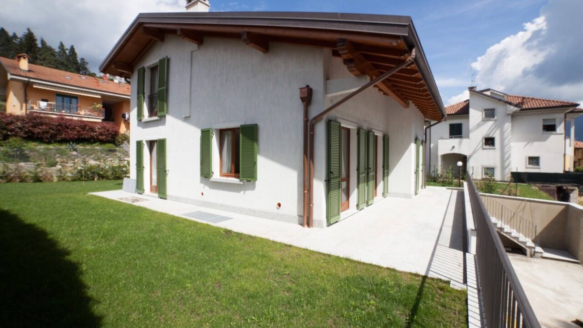 Verbania Apartment | Modern furnished 3½-room apartment with terrace & large garden