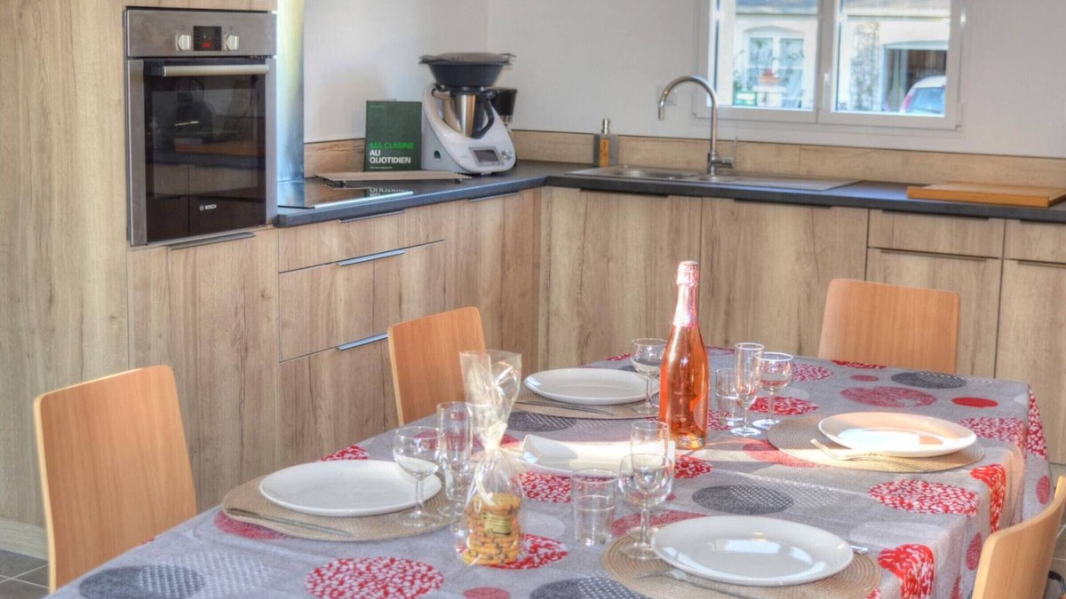 Chenonceaux Cottage | Modern Gîte with Garden, Near Loire Castles & Zoo, All-Inclusive, Biking & Fishing Nearby