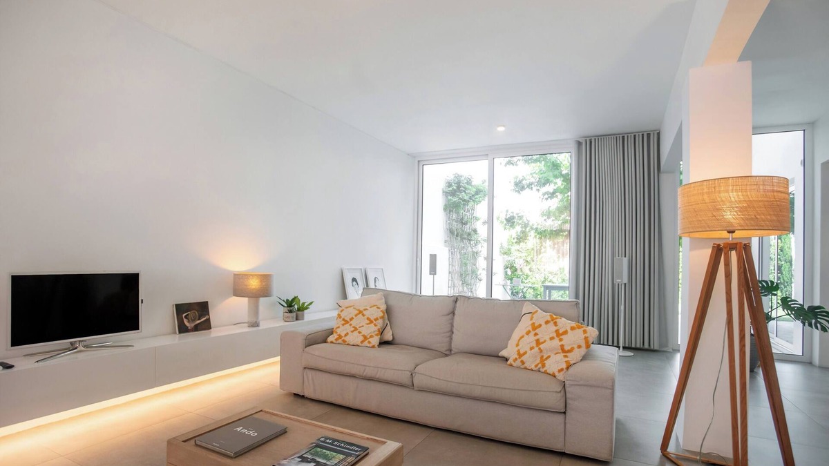 Feijo Apartment | Modern Grove Villa | 3 Bedroom | BBQ | Aircon