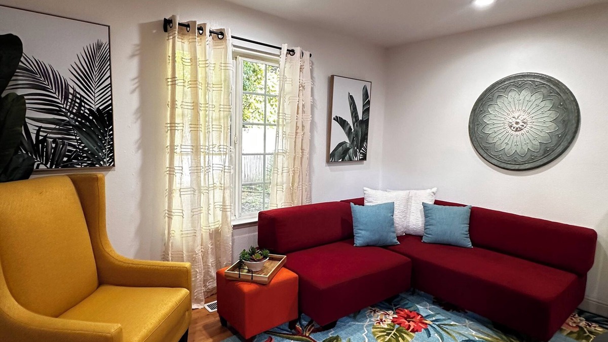 Chico House | Modern Guesthouse W/Tennis Court & Swimming Pool! Short walk to Bidwell Park!