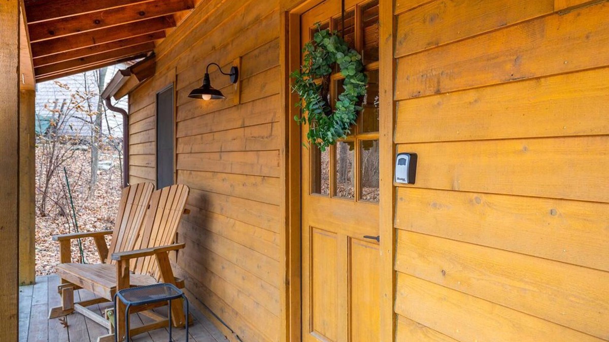 The Galena Territory Cabin | Modern Hideaway Hot tub Great for large groups!