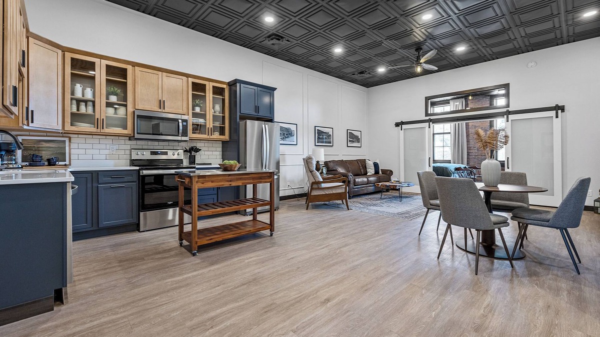 Williamsburg Apartment | Modern + Historic - "Williams Suite" Overlooking DT Williamsburg, IA