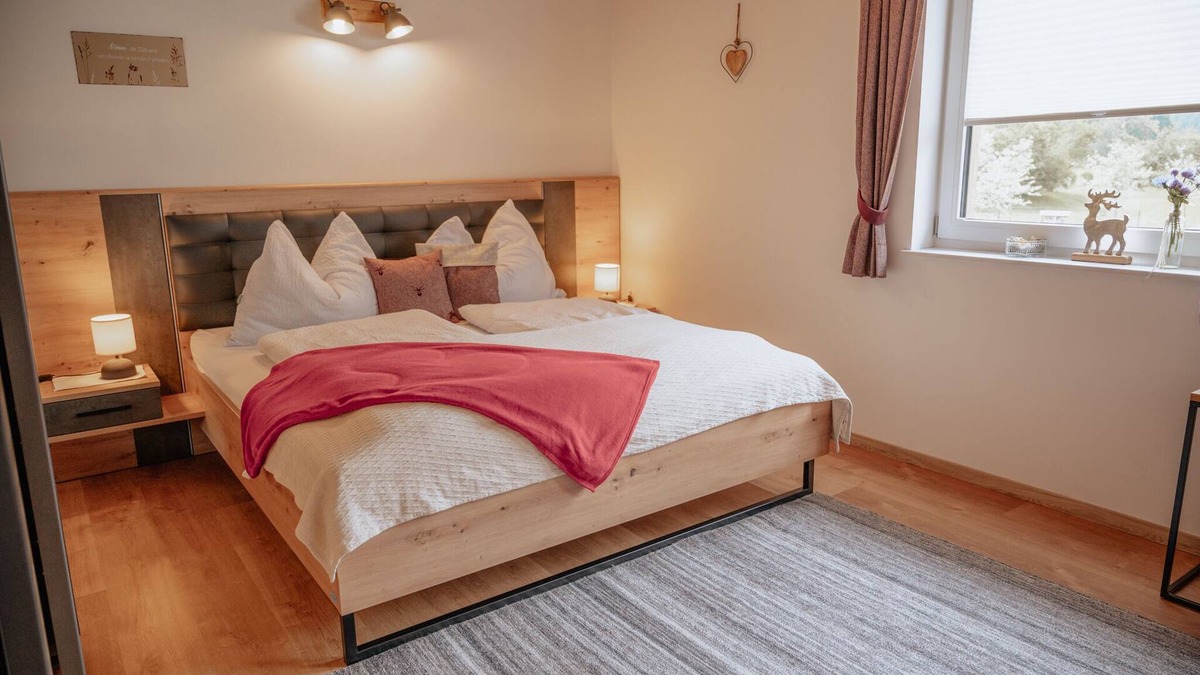 Sankt Georgen am Reith Apartment | Modern holiday apartment (85 sqm) with sun terrace and carport