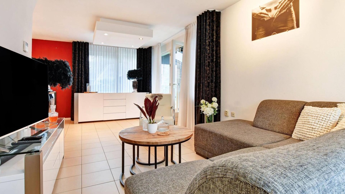 Langstraat House | Modern holiday home with a conservatory