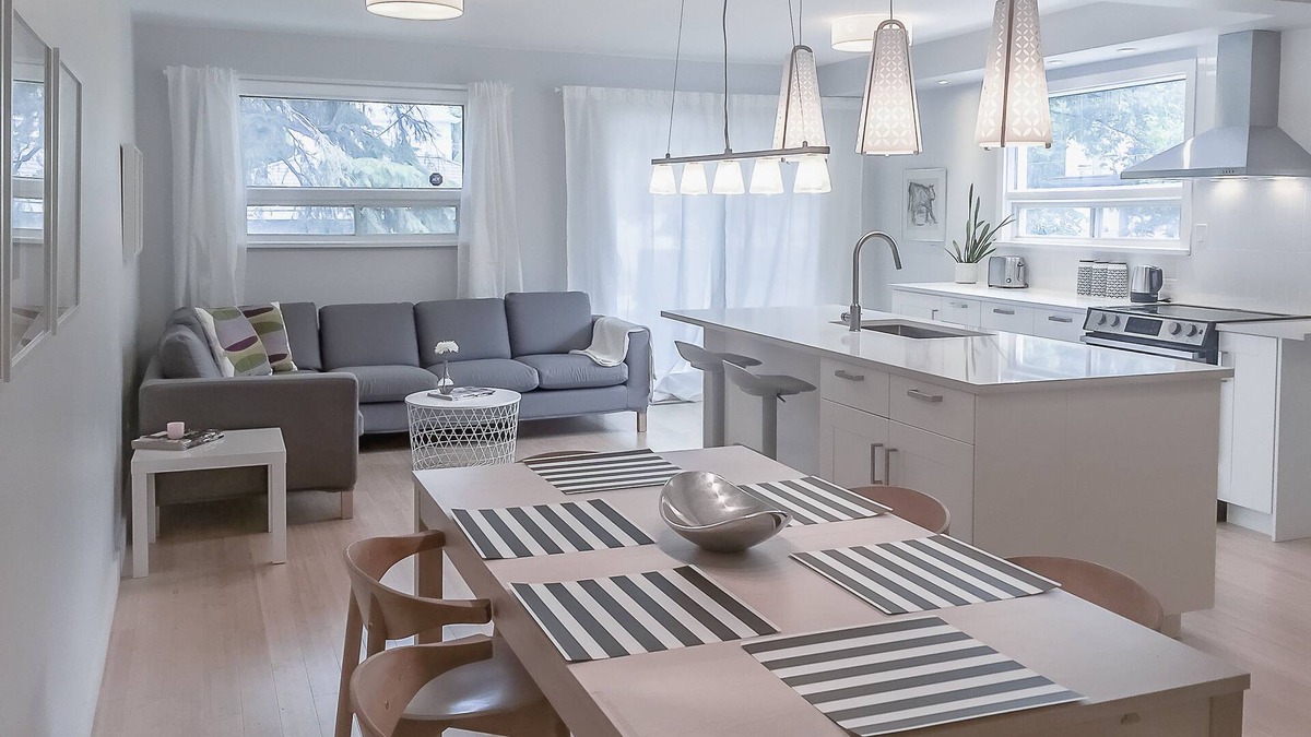 Tuxedo House | Modern Home In Central River Heights