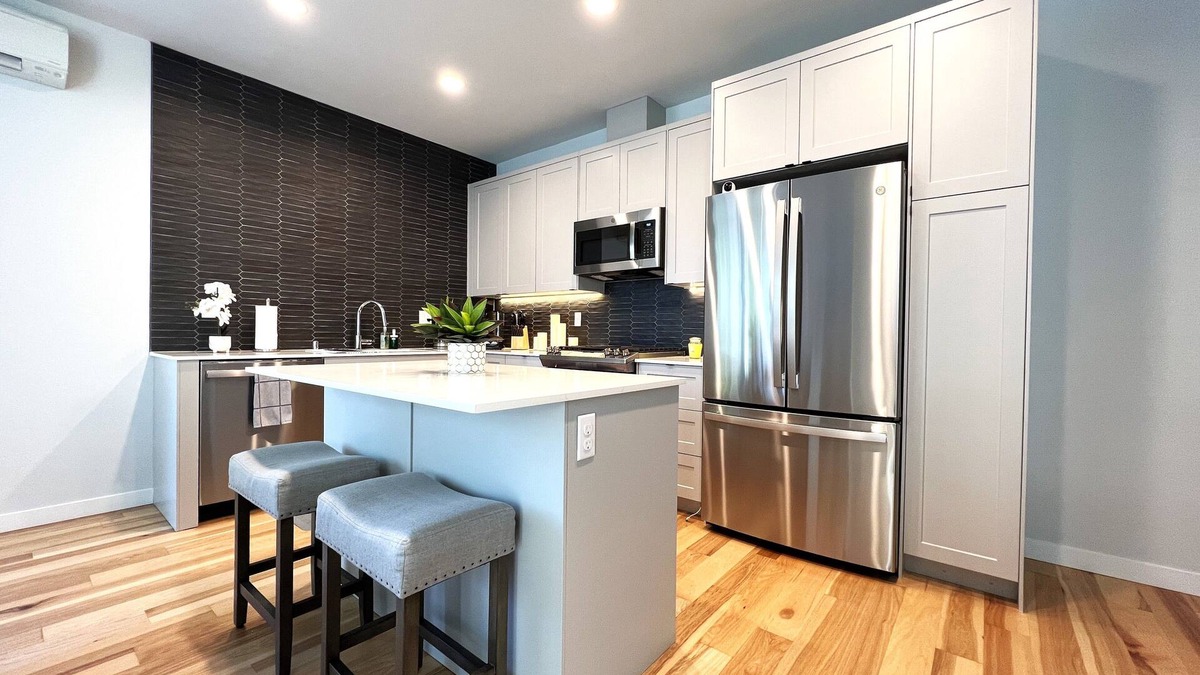Fairmount Park House | Modern Home in Heart of West SEA (safer area), near Downtown, Beach, Hwy Access