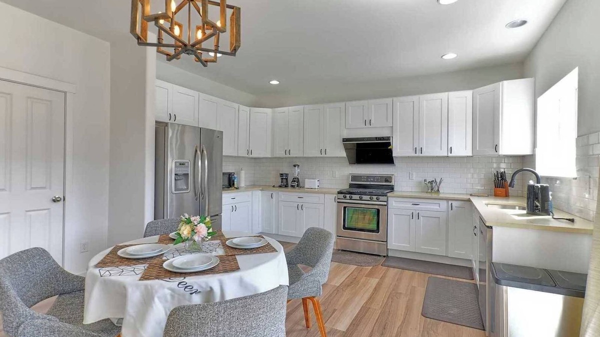 Canyon Park House | Modern Home on 223rd Pl SE