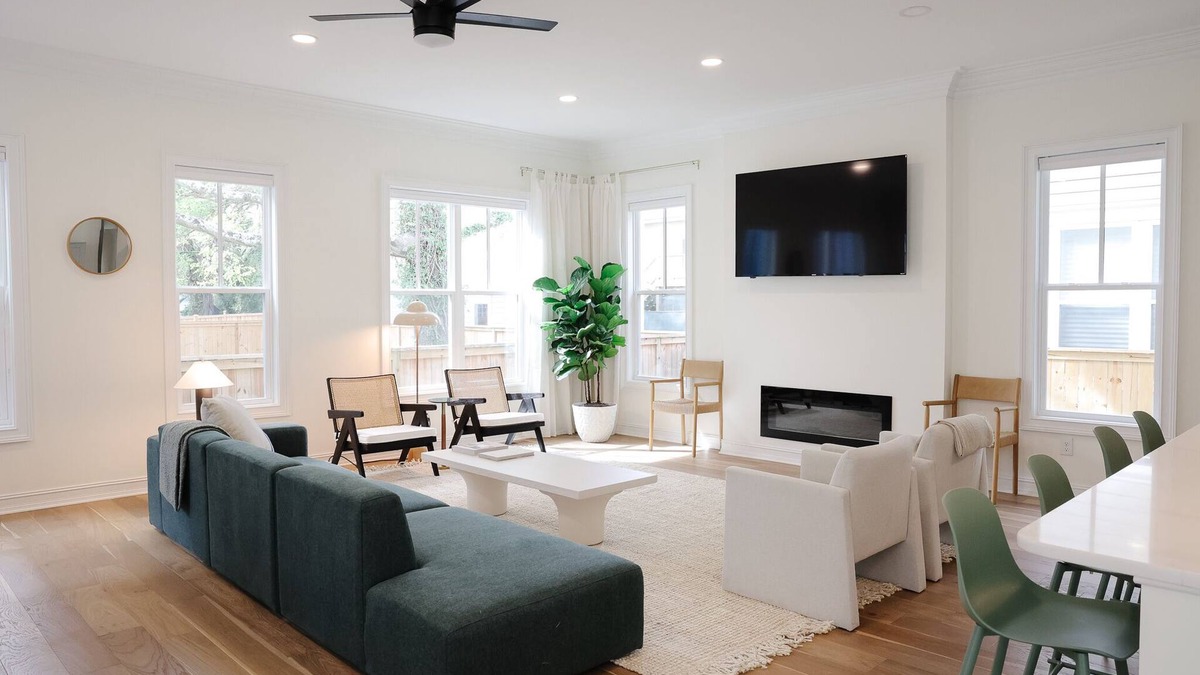 Wilmington Historic District House | Modern home with lookout in the heart of downtown
