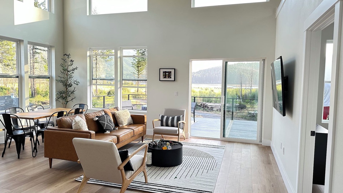 Detroit House | Modern house in Detroit lake, with breathtaking views