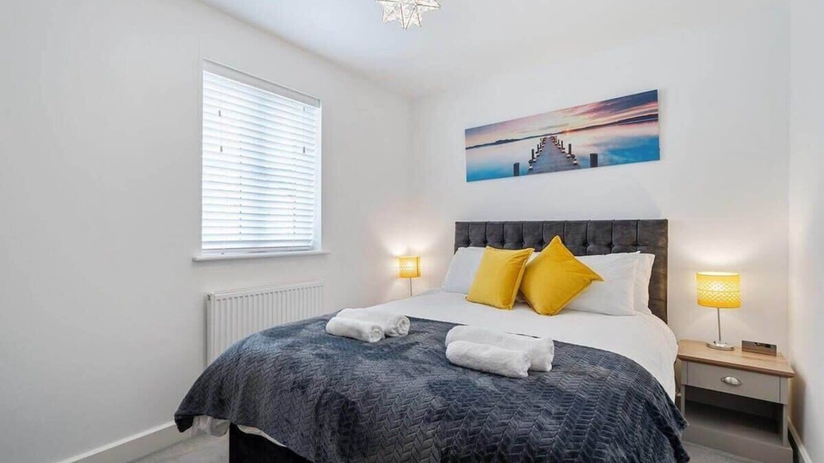 Camborne House | Modern House nr Gwithian Beach & St Ives