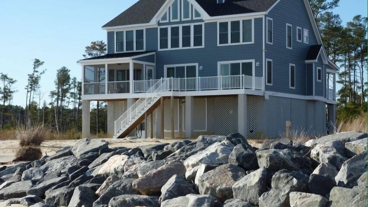 Windmill Point House | Modern House on a Private Beach - Relax in Paradise with OBX like environment.