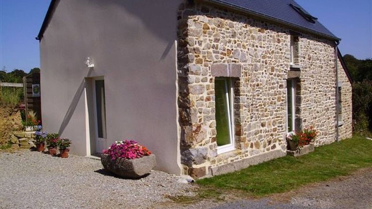 La Haye-d'Ectot Cottage | Modern house with enclosed garden in Normandy