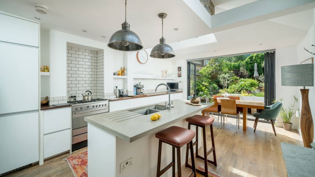 Elephant and Castle Apartment | Modern house with garden space