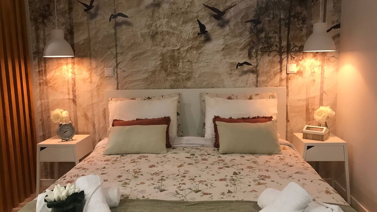 Feteiras Apartment | Modern house with indoor garden and large outside garden with barbecue to relax