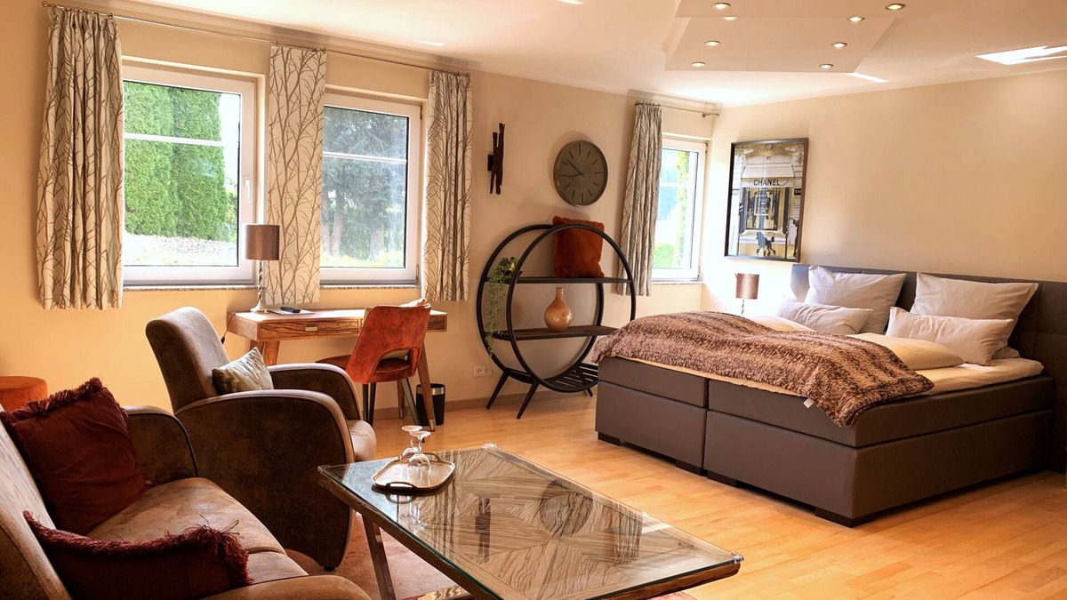 Dausfeld Apartment | Modern junior suite with kitchen and garden terrace