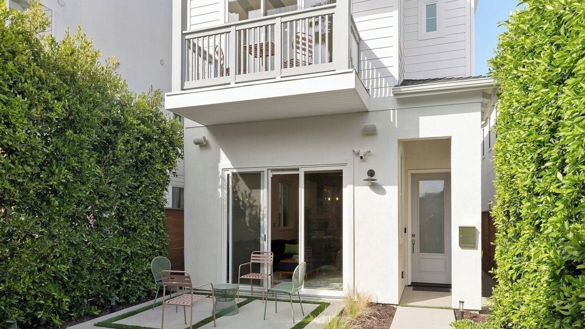 Del Rey House | Modern LA Oasis near Beaches, Culver City, Venice, Sofi, Santa Monica, and LAX