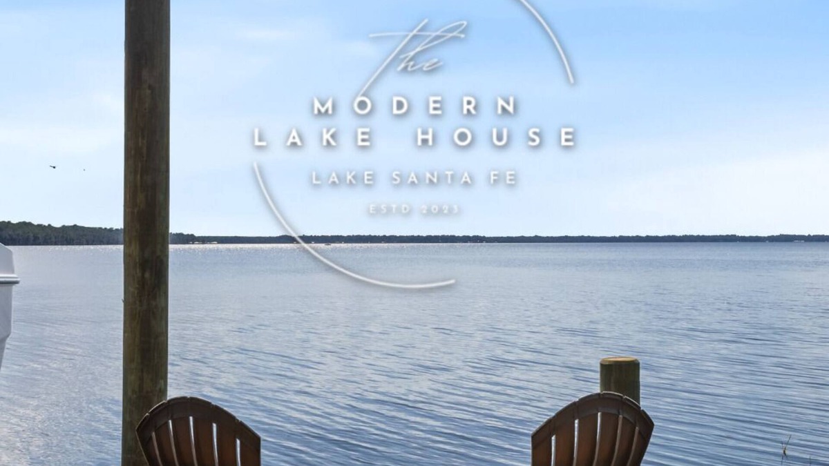 Melrose House | Modern LAKE HOUSE on Lake Santa Fe near Gville/UF