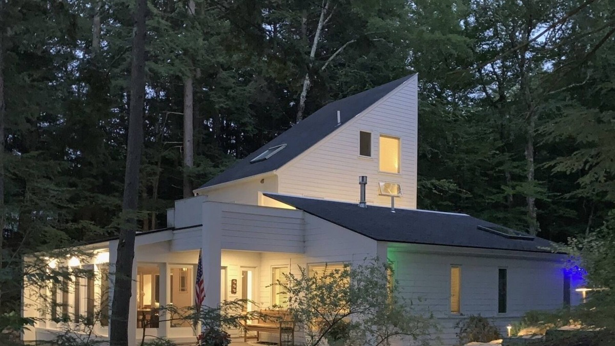 Enfield House | Modern Lake House on Secluded Cove with Private Peninsula