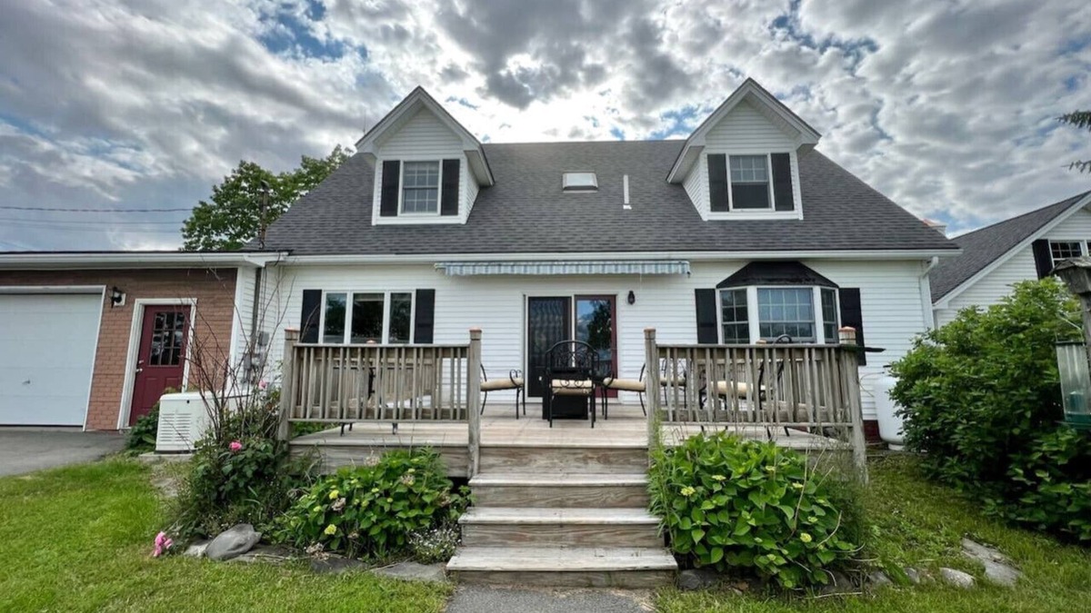 Bangor House | Modern Lakeside Home