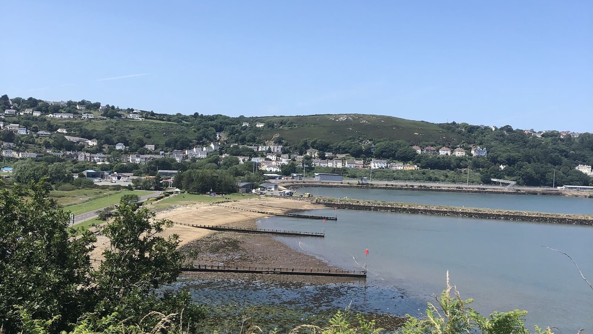 Goodwick House | Modern large family home - overlooking Fishguard Bay