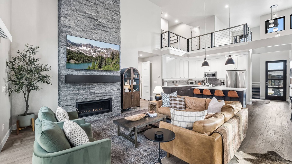 Park City House | Modern, large, hot tub, lake views! 5 min. to Deer Valley, dedicated work space