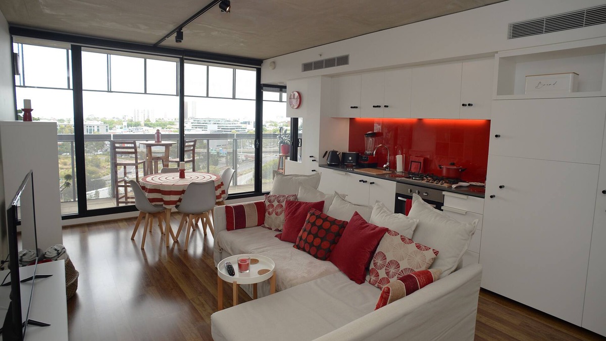 Southbank Apartment | Modern Living in the Heart of the Arts District and Close to the CBD