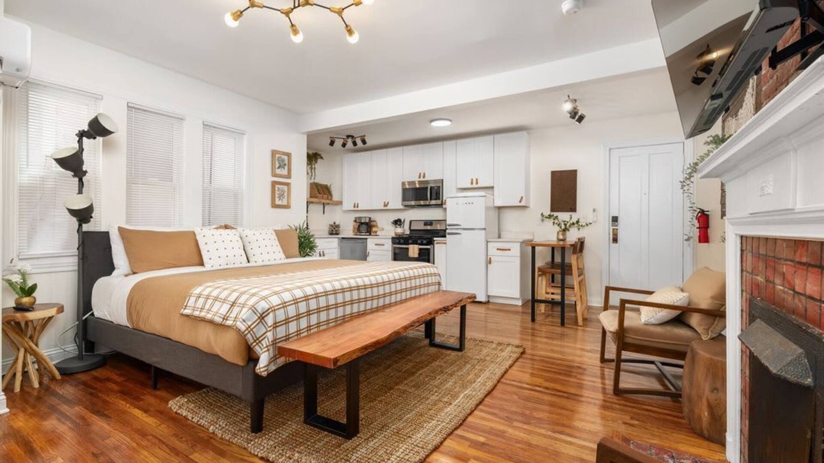 University District Apartment | Modern Loft In the Heart of OSU Campus