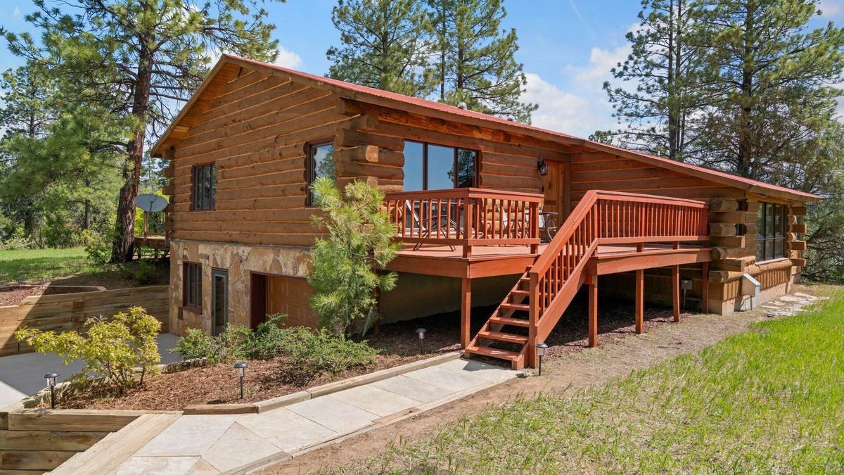 Durango Cabin | Modern Log Cabin, Great Deck, 10 min from Durango!