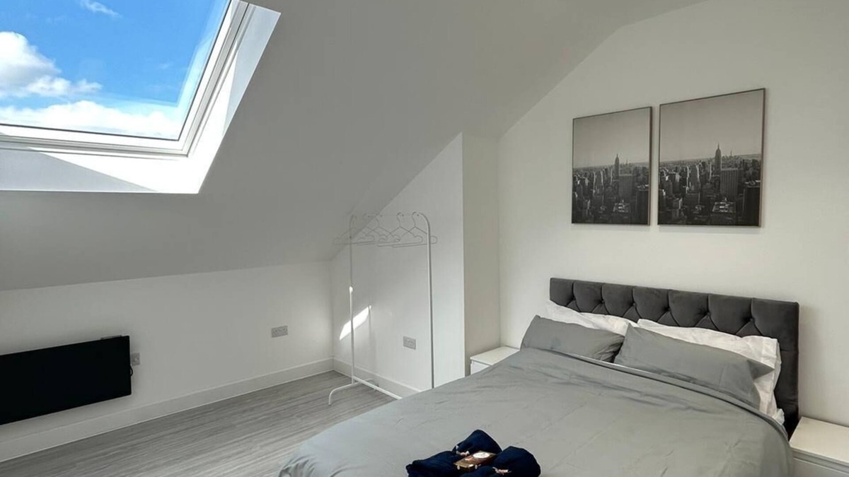 Higham Hill Apartment | Modern London Apartment - direct links to Central London