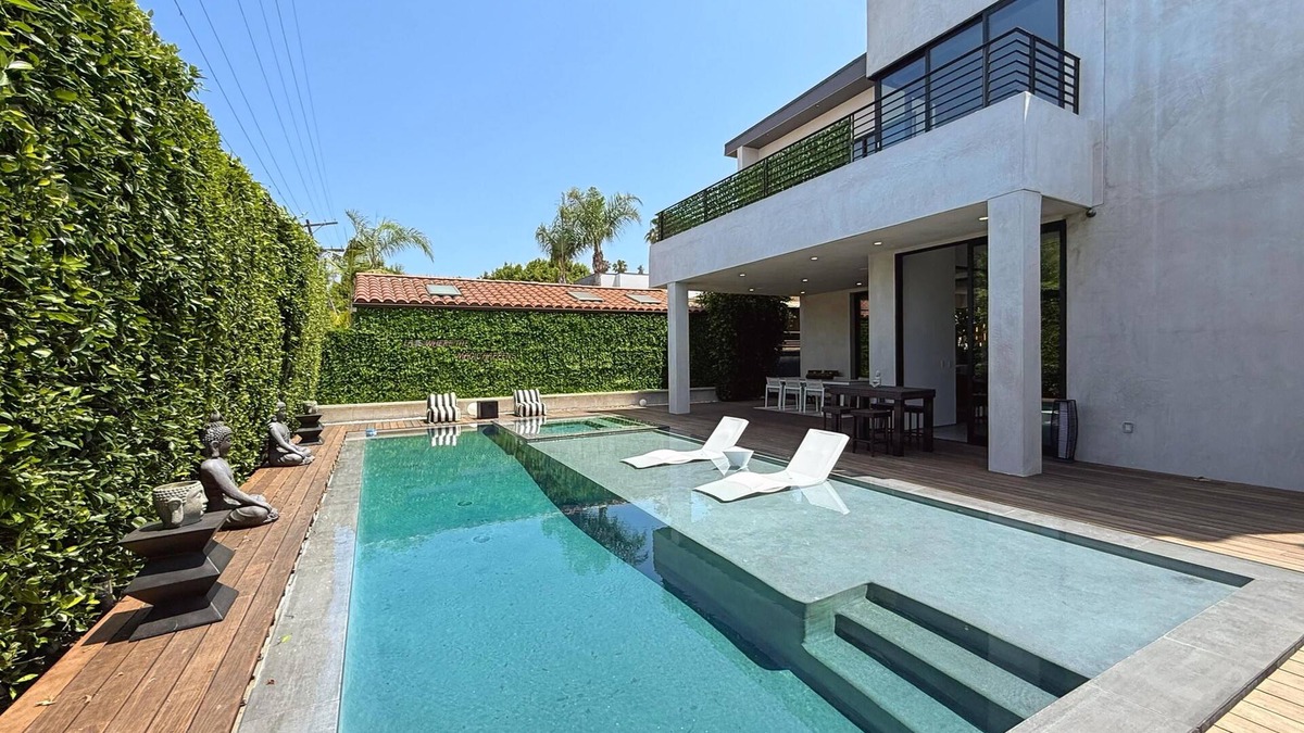 Fairfax District House | Modern Lux Masterpiece: Games,Views,Rooftop,Pool
