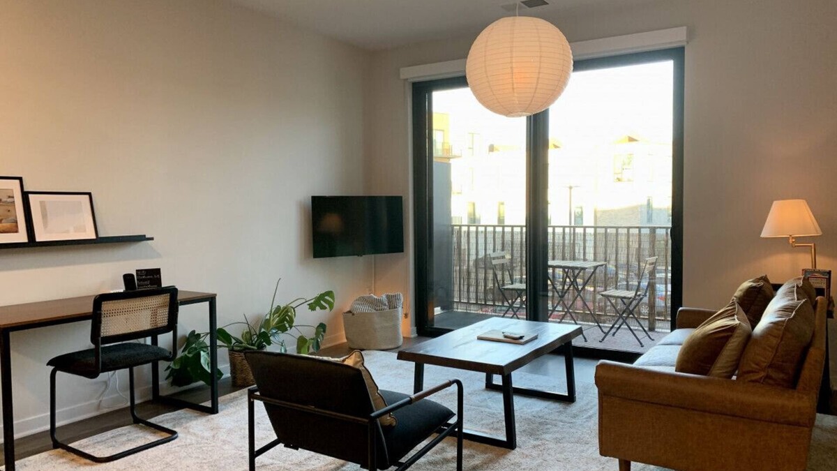 Brown Deer Apartment | Modern Luxe 1BR Apt with Gym, Pool, and Parking