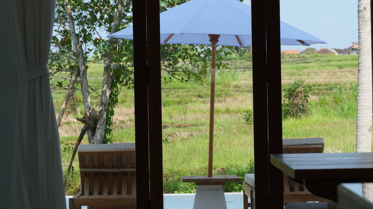 Cepaka House | Modern Luxurious villa, with rice field views, and a 10-minute drive to Canggu.