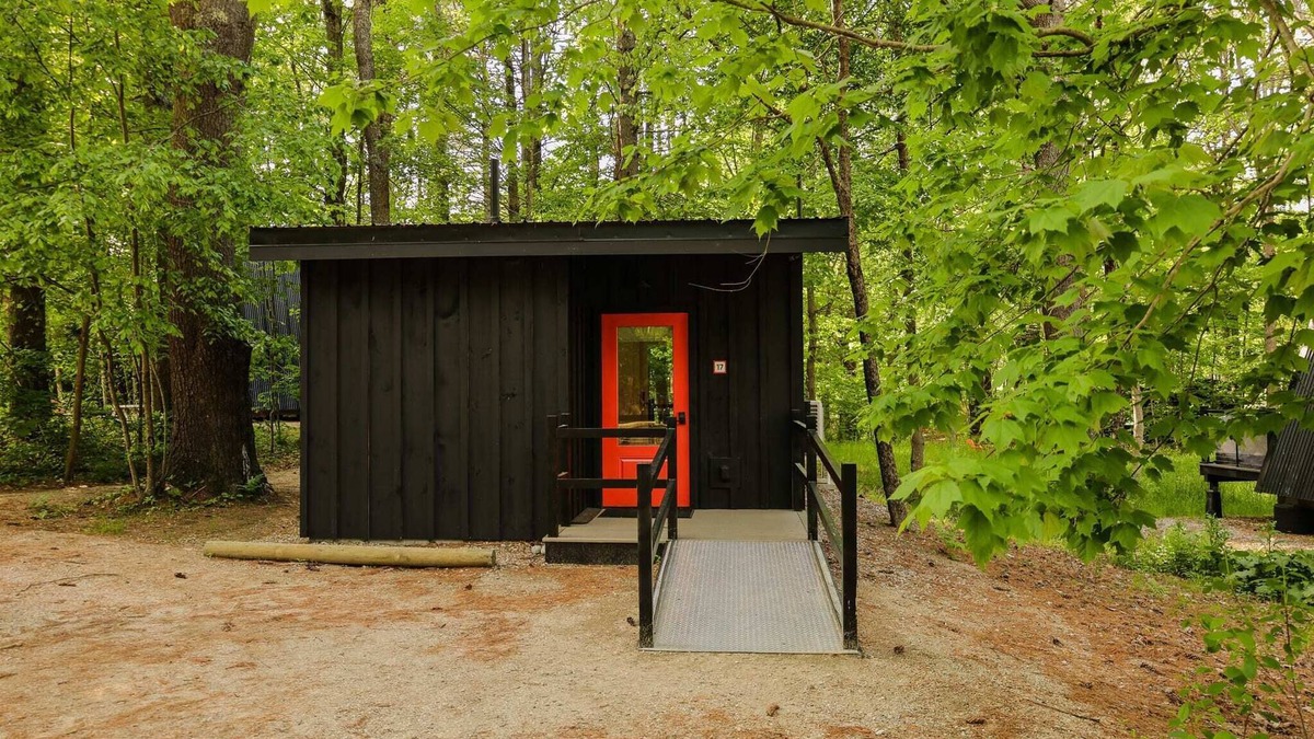 Freeport Cabin | Modern, Luxurious, Cabin in the Woods - 17 (ADA)