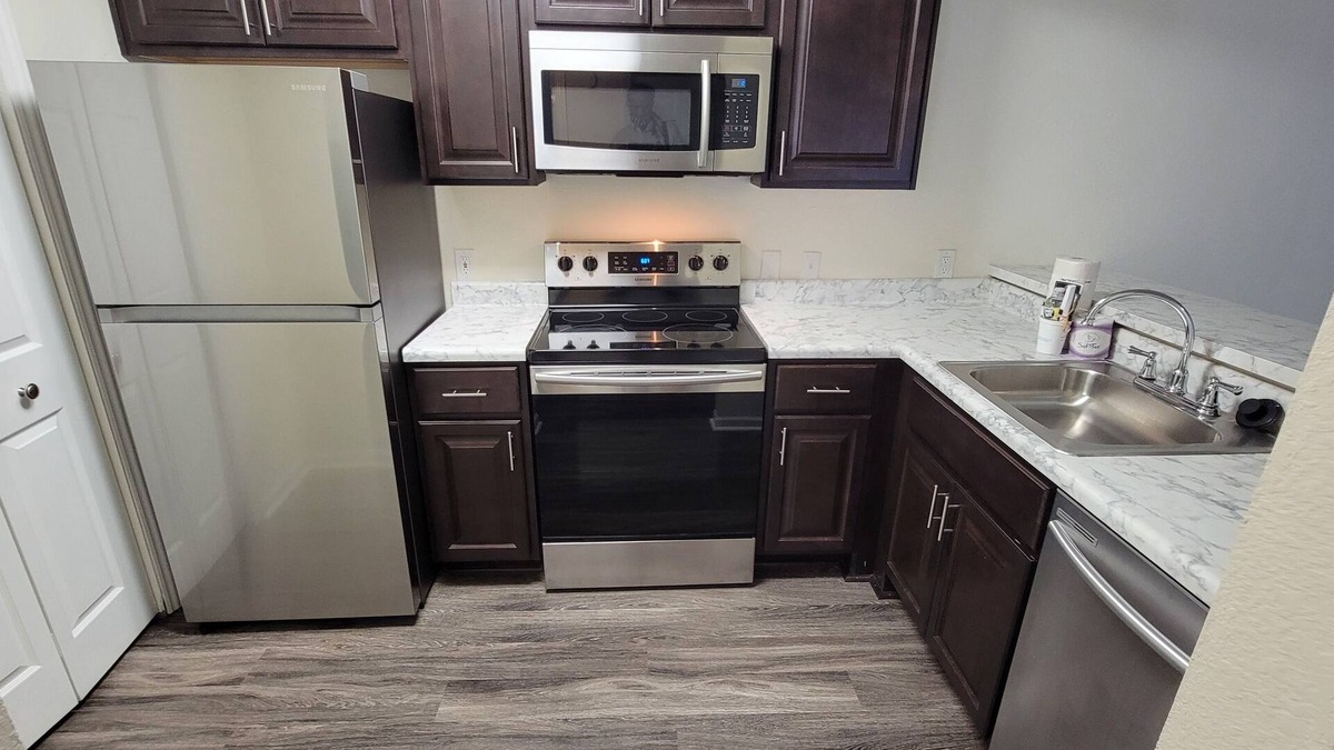 Charleston Apartment | Modern luxury 1BR Suite with low country living