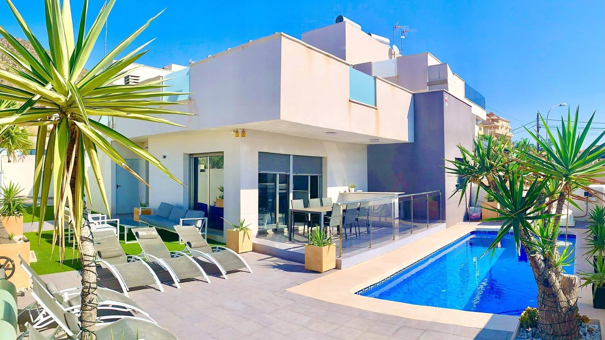 Bolnuevo Villa | MODERN LUXURY BEACH VILLA WITH PRIVATE POOL, SEA VIEW, WIFI. AIR CON IN BOLNUEVO