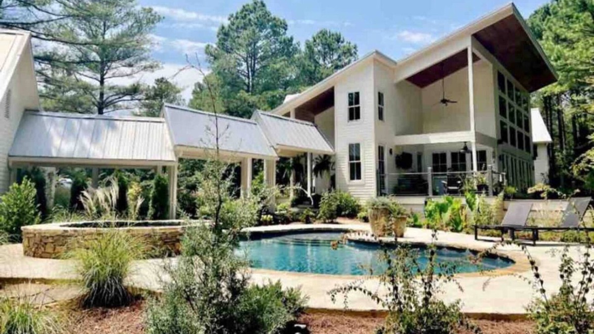 Oxford House | Modern Luxury Estate Home