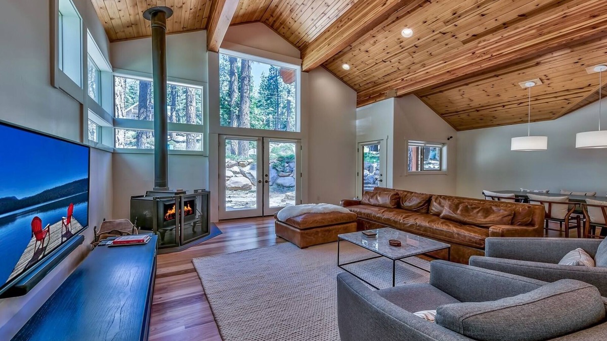 Truckee House | Modern Luxury Truckee/Donner Home in Quiet N'hood. Very near Donner Lake