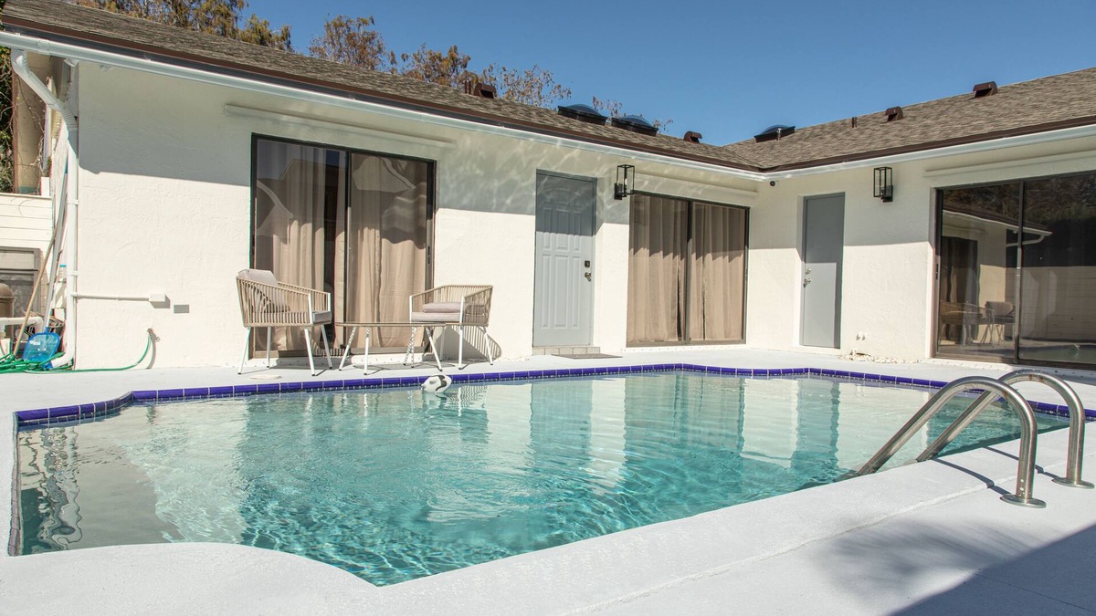 Wellington Villa | Modern Luxury Villa w/Heated pool & patio -6 min from WEF