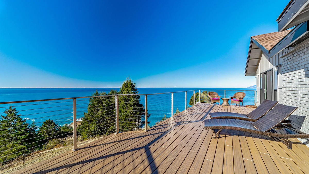 Shelter Cove House | Modern luxury with the most spectacular, dramatic ocean vistas