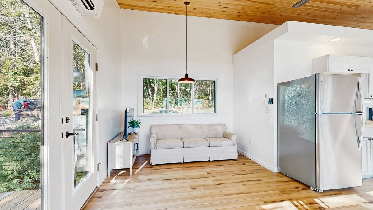 Sandy Point Cottage | Modern Maine cottage with river views, deck, and a convenient washer/dryer