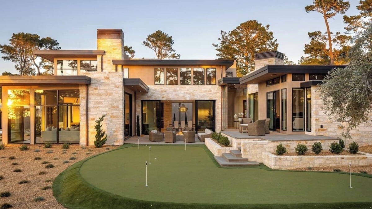 Del Monte Forest House | Modern Masterpiece on Poppy Hills Golfs Course with Pool, Putting Green, Guest House