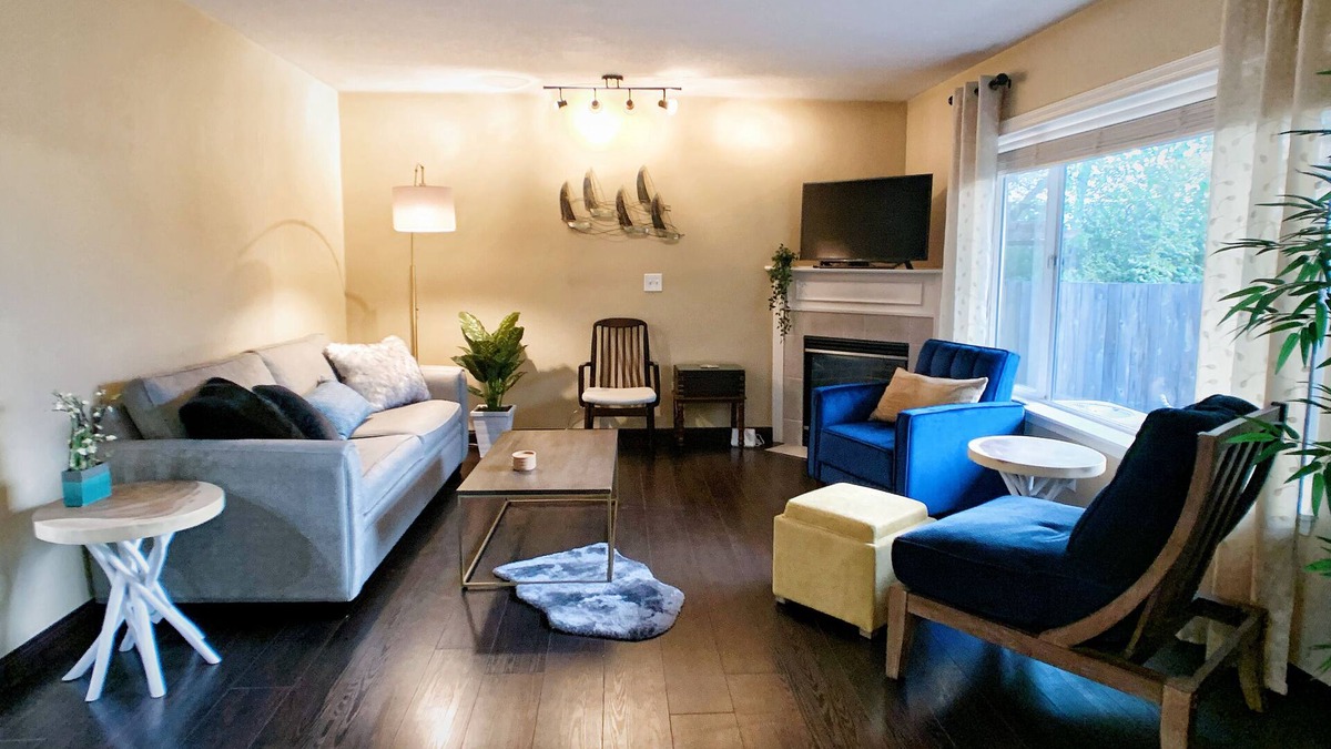 Portland House | Modern Meets Vintage - 3Bed/2.5Bath in Bethany