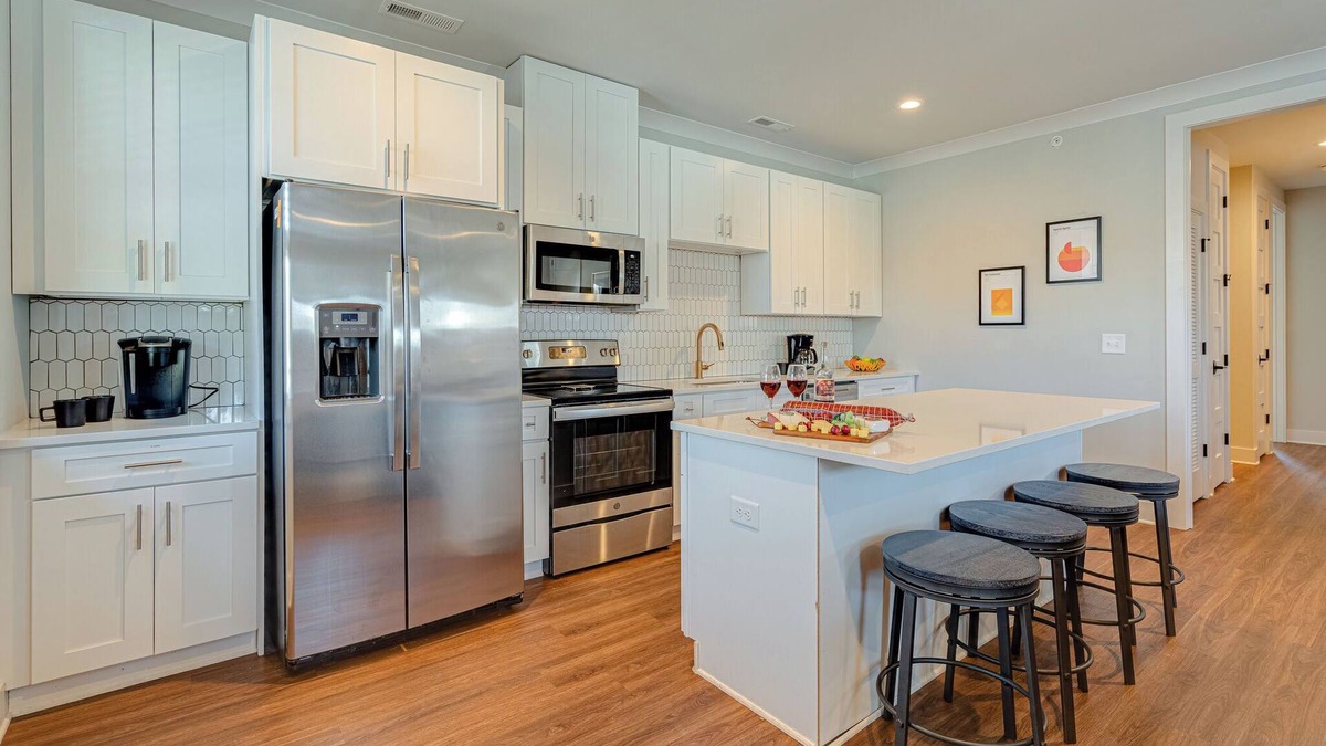 Melrose Cottage | Modern Melrose-sleeps 8- Mins to Downtown Broadway