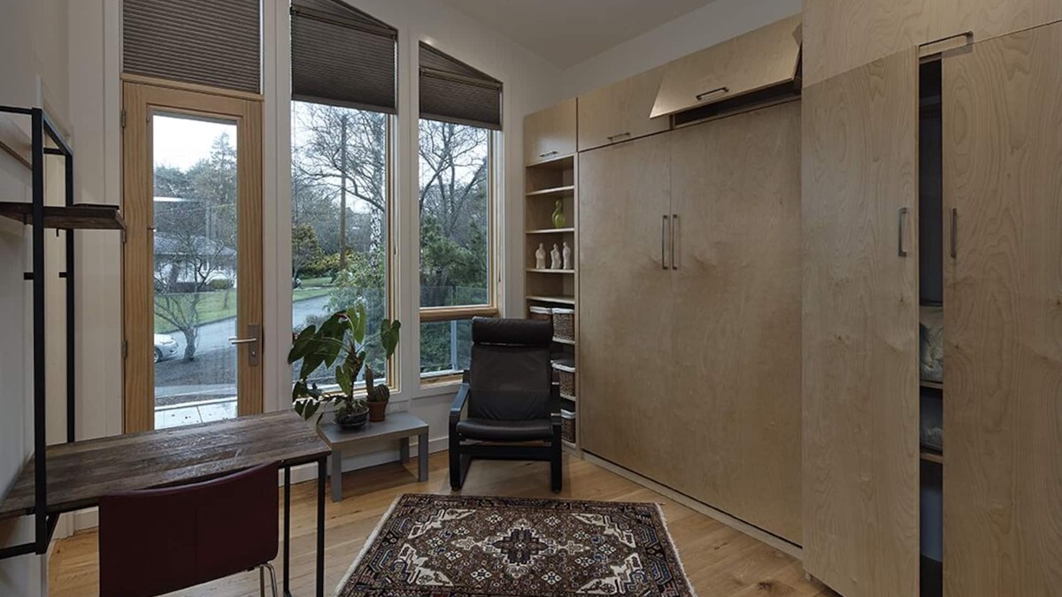 Gonzales Apartment | Modern Micro-Suite in Fairfield/Gonzales with Private Deck